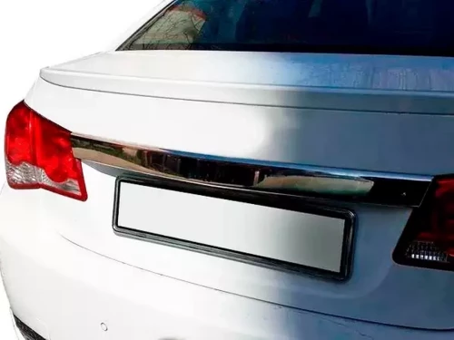 Хром накладка над номером Chevrolet Cruze J300 (09-) - Carmos 1