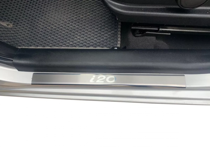 Накладки на пороги Hyundai i20 I (PB; 08-14) - Carmos 3