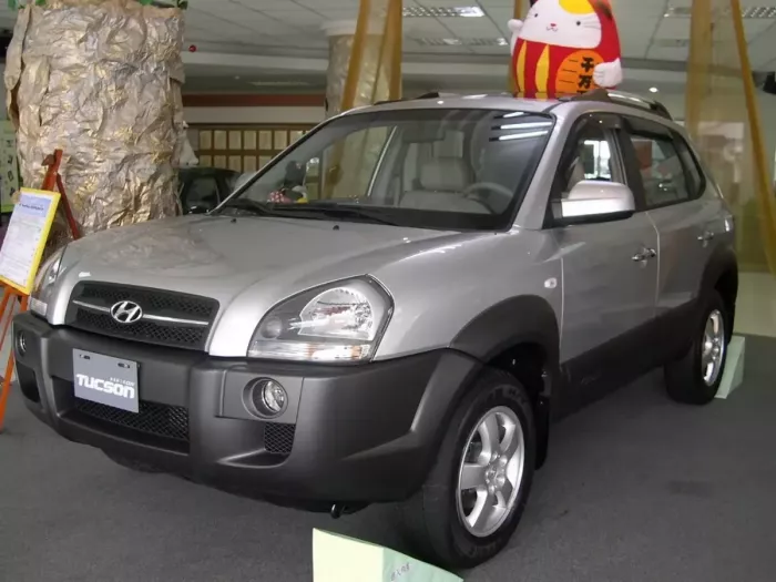 Дефлекторы окон Hyundai Tucson I (JM; 04-10) - Hic (накладные) 8