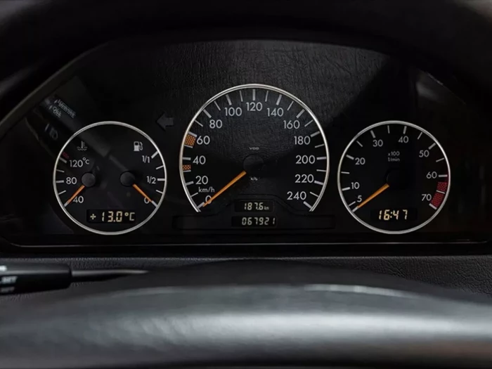 Кольца в щиток приборов Mercedes W202 (97-01) рестайлинг 2