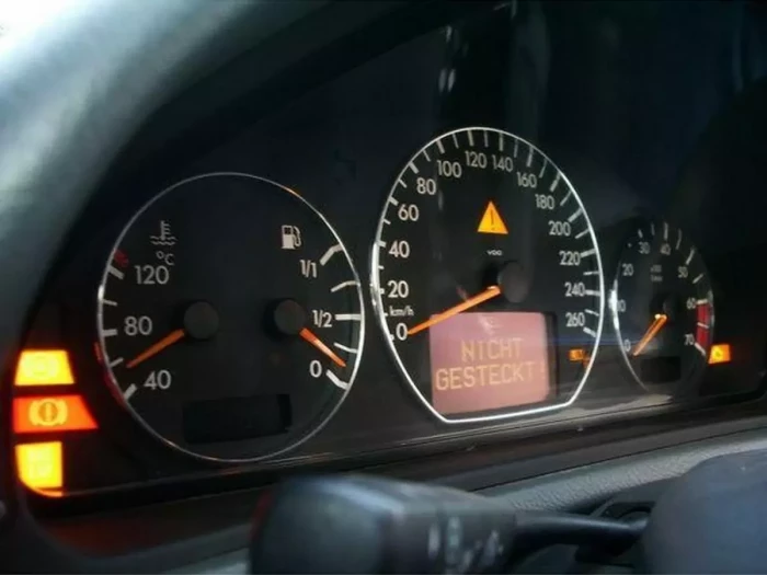 Кольца в щиток приборов Mercedes W210 (00-02) рестайлинг 5