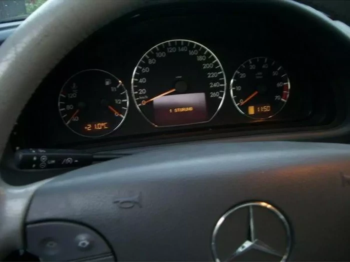 Кольца в щиток приборов Mercedes W210 (00-02) рестайлинг 6