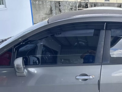 Дефлектори вікон Nissan Tiida I (C11; 04-11) Hatchback - Hic (накладні) 5