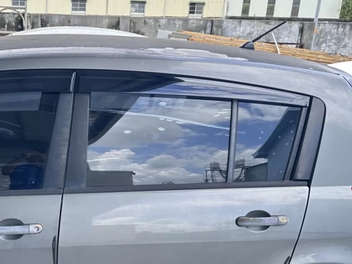 Дефлектори вікон Nissan Tiida I (C11; 04-11) Hatchback - Hic (накладні) 6