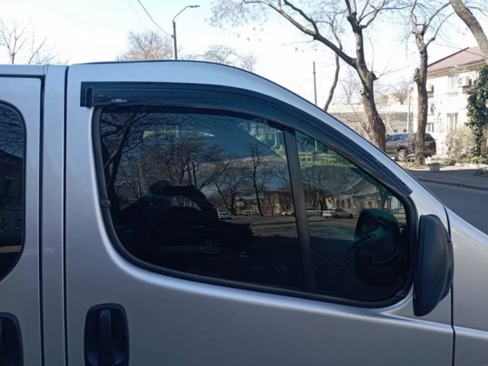 Дефлектори вікон Renault Trafic II (01-14) - Hic (накладні) 6