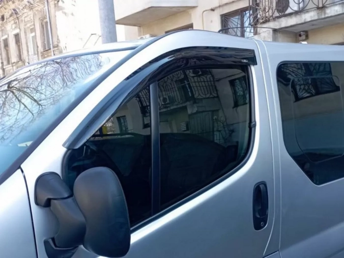 Дефлектори вікон Renault Trafic II (01-14) - Hic (накладні) 7