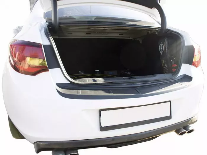 Накладка на задний бампер Opel Astra J (12-18) Sedan - ABS 8
