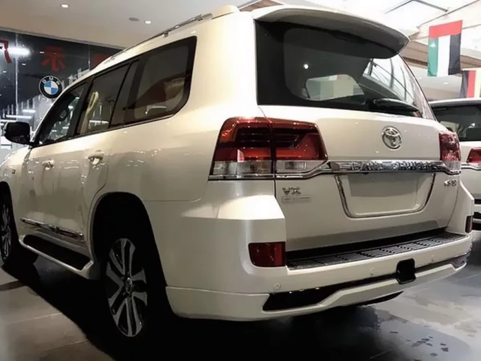 Накладки на бампер Toyota LC 200 (16-21) - Middle East (белые) 4