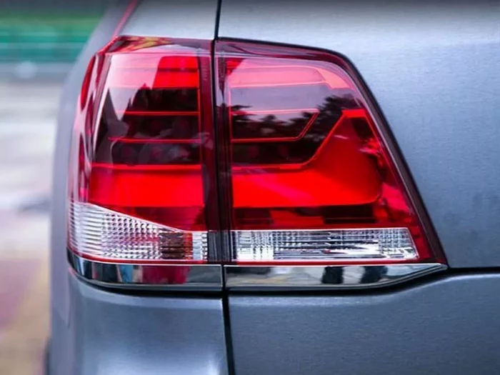 Фонари задние Toyota LC200 (07-15) - 2016 стиль красные 6