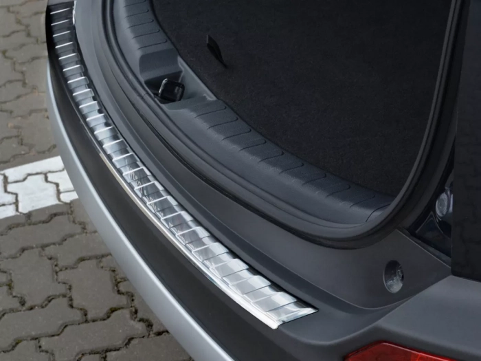 Накладка на задний бампер Toyota Rav4 IV (XA40; 13-15) - Avisa 2