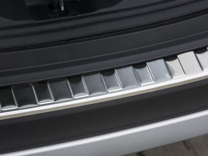 Накладка на задний бампер Toyota Rav4 IV (XA40; 13-15) - Avisa 3