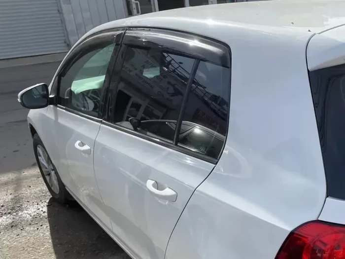 Дефлекторы окон VW Golf VI (08-12) 5D Htb - Hic (накладные) 3