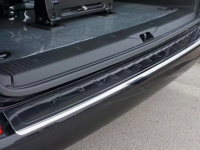 Накладка на бампер VW T6 / T6.1 (15-23) одні двері - Omsa (глянцева) 4