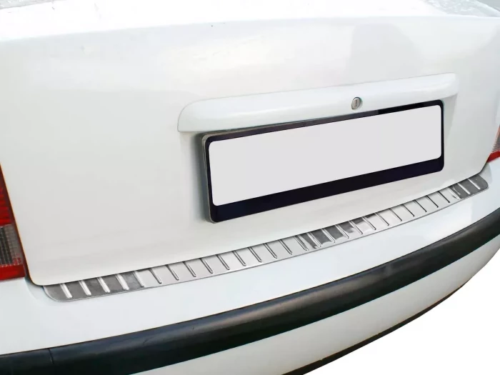 Накладка на бампер VW Passat B5 (96-05) Універсал, Седан - Omsa (глянцева) 3