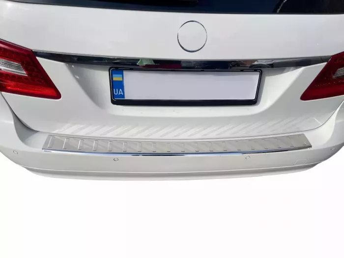 Накладка на бампер Mercedes E W211 (02-09) Универсал - Carmos 7