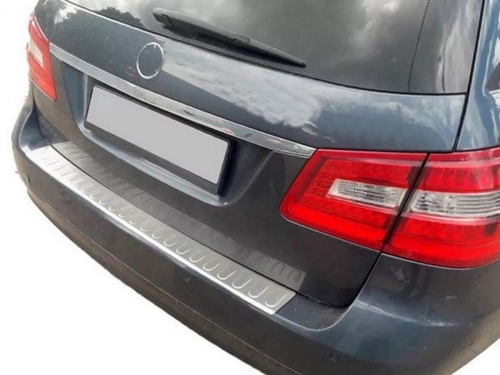 Накладка на бампер Mercedes S212 (09-13) Универсал - Omsa (серебряная) 1