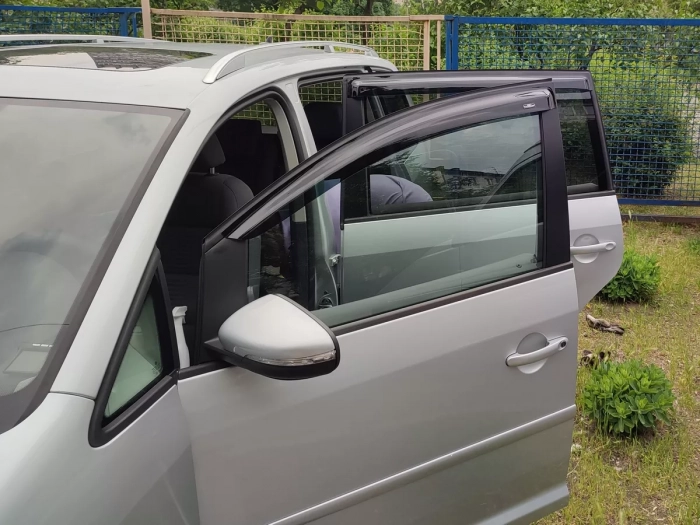 Дефлекторы окон VW Touran I (1T; 03-15) - Hic (накладные) 7