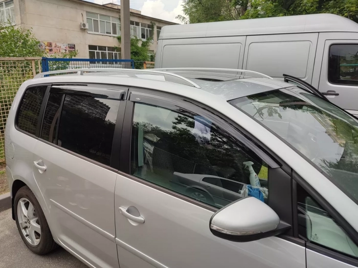 Дефлекторы окон VW Touran I (1T; 03-15) - Hic (накладные) 8