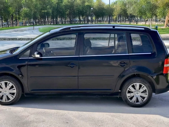 Хром нижні молдинги вікон VW Touran I (1T; 03-10) - Carmos 4