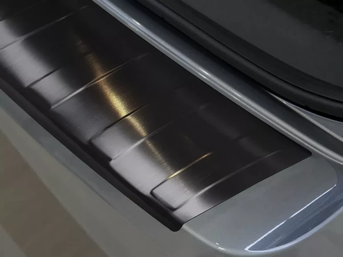 Накладка на задній бампер Skoda Superb III (3V; 15-24) Liftback - Avisa (чорна) 2