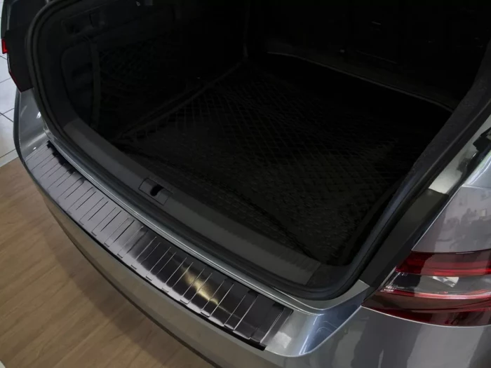 Накладка на задній бампер Skoda Superb III (3V; 15-24) Liftback - Avisa (чорна) 3