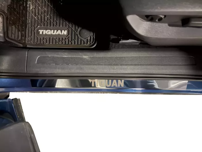 Накладки на пороги VW Tiguan II / Allspace (16-23) - Carmos 3