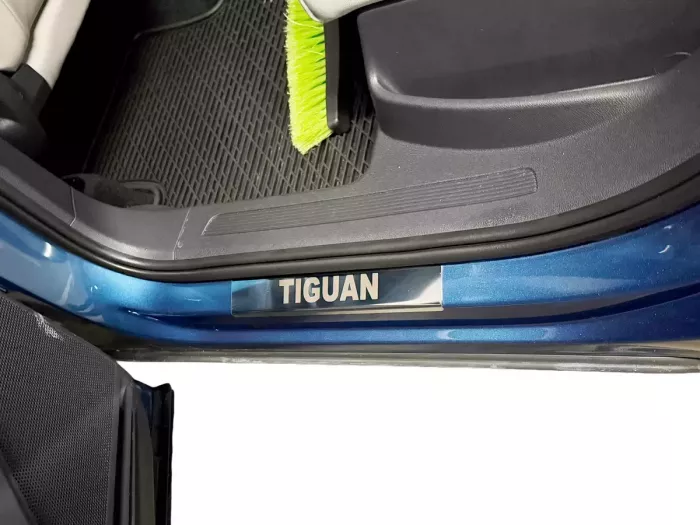 Накладки на пороги VW Tiguan II / Allspace (16-23) - Carmos 4