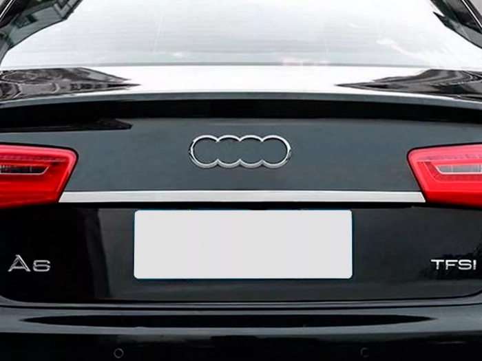Хром накладка над номером Audi A6 C7 (14-18) Sedan 4