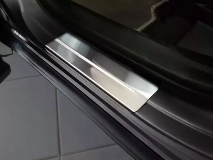 Накладки на пороги Lexus NX I (AZ10; 15-21) - Avisa (сталеві) 3