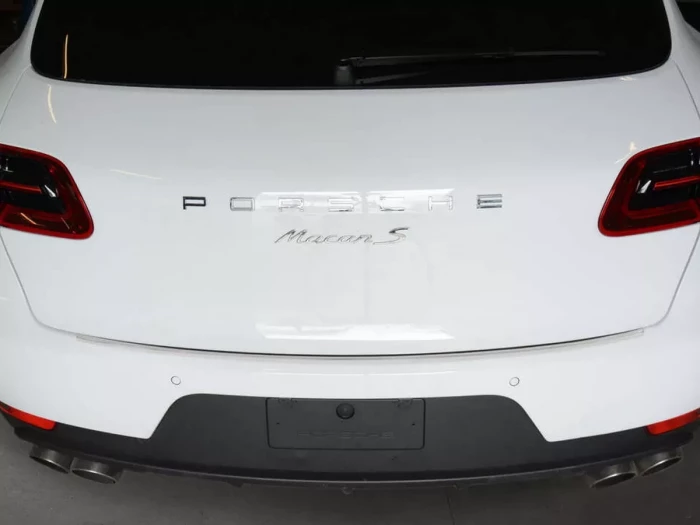 Накладка на задний бампер Porsche Macan I (95B; 14-26) - Avisa (серебряная) 6