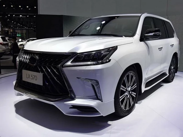 Накладка переднього бампера Lexus LX 570 (16-20) - TRD стиль (біла) 4