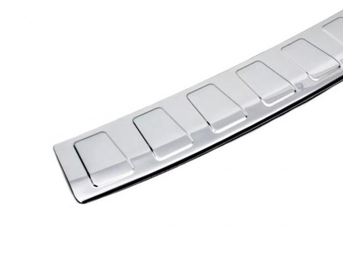 Накладка на бампер VW Passat B7 (11-15) Универсал - Carmos (хром) 4