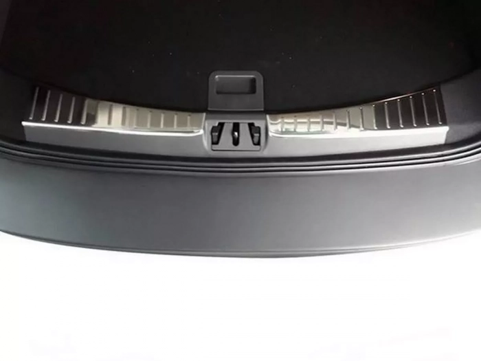 Накладки на поріг багажника Ford Kuga II (16-19) рестайлінг 5