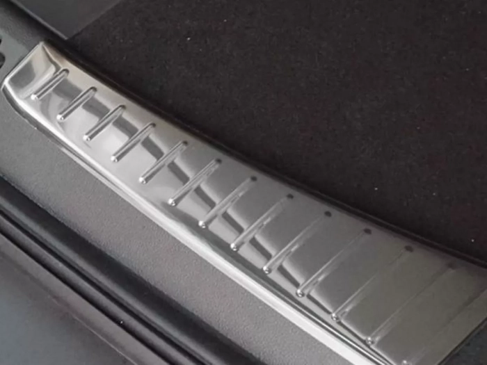 Накладки на поріг багажника Ford Kuga II (16-19) рестайлінг 8