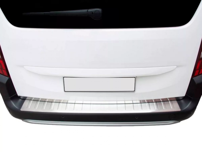 Накладка на бампер Peugeot Partner III / Rifter (18-) - Omsa (срібна) 7