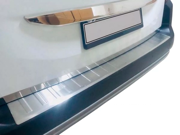 Накладка на бампер Peugeot Partner III / Rifter (18-) - Omsa (срібна) 8