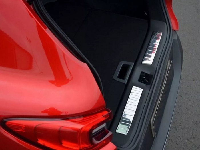 Хром накладки на поріг багажника Renault Kadjar (15-19) - глянцеві 3