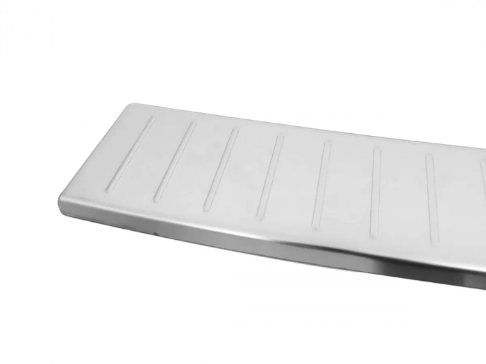 Накладка на задній бампер Toyota Auris II (15-18) Htb - Omsa 2