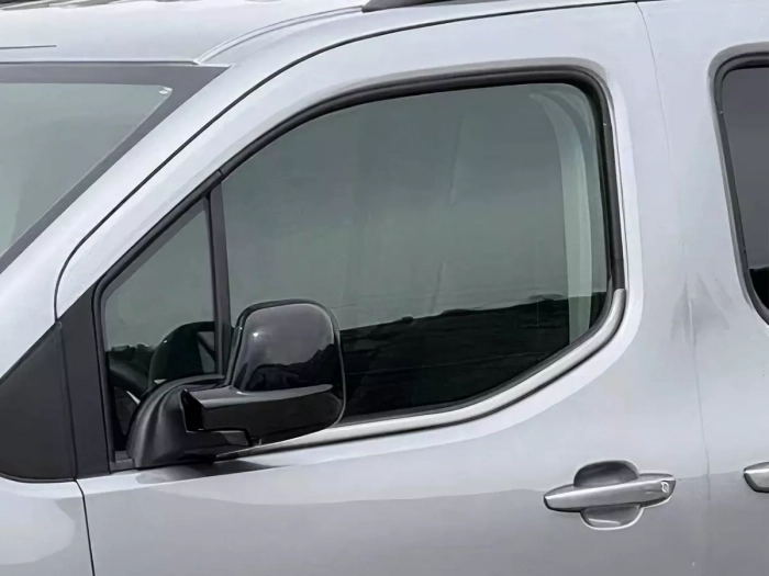 Хром нижние молдинги окон Peugeot Partner III / Rifter (18-) 6