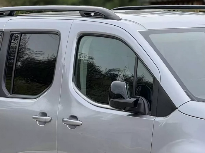 Хром нижние молдинги окон Peugeot Partner III / Rifter (18-) 8