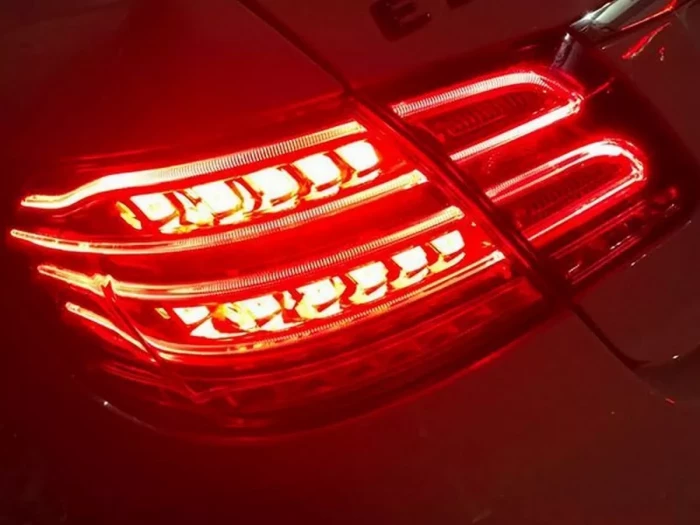 Фонари задние Mercedes E W212 (13-16) Sedan - LED красные 8