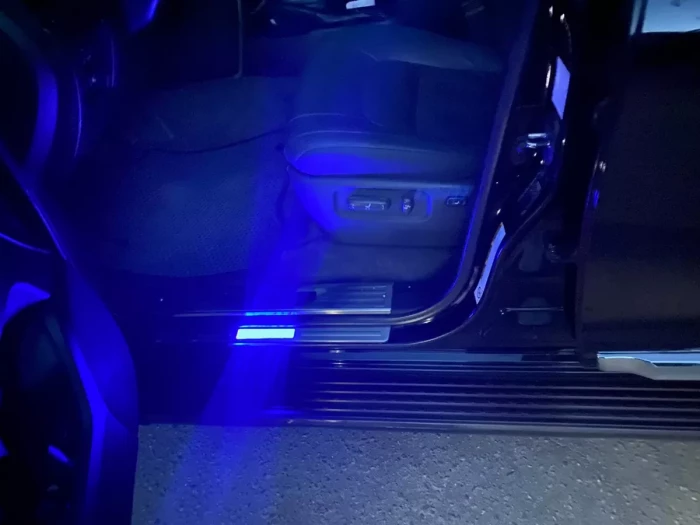Накладки на пороги дверей Toyota LC 200 (07-21) - Led 4