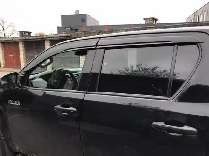 Дефлекторы окон Toyota Hilux VIII (15-) 4D - Hic (накладные) 4