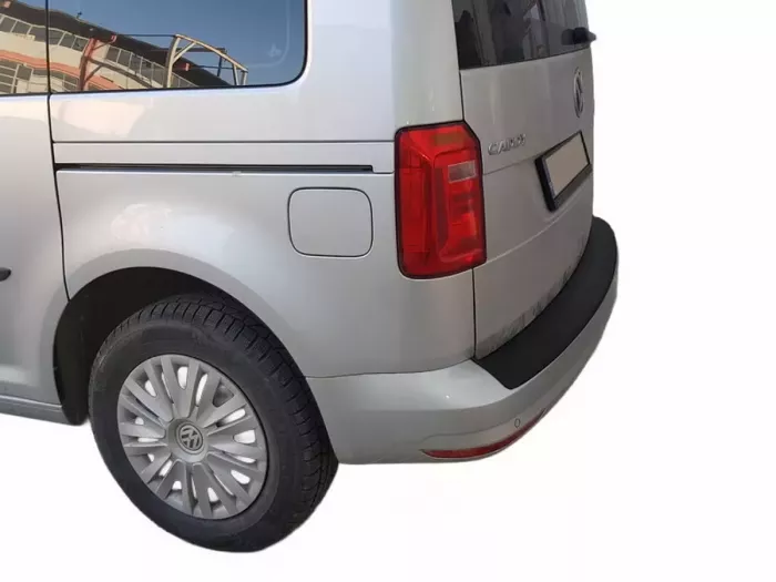 Накладка на задній бампер VW Caddy III (15-20) - ABS 6