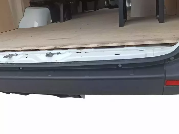Накладка на задний бампер Mercedes Sprinter W906 / W907 / VW Crafter I - ABS 7