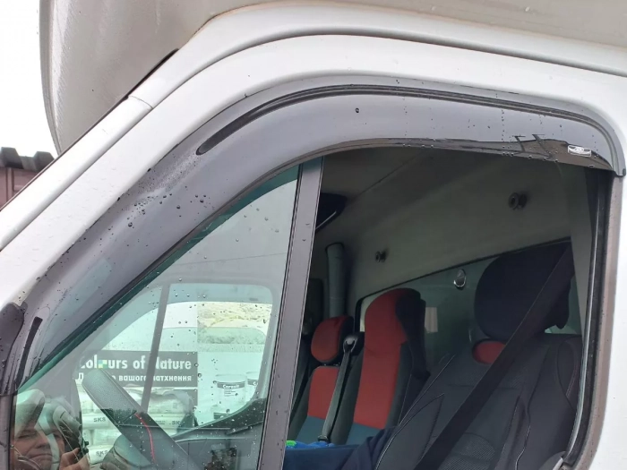 Дефлектори вікон Renault Master III (10-) - Hic (накладні) 5