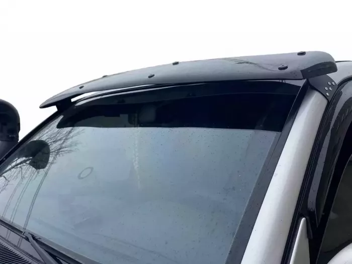 Козирок лобового скла Toyota Land Cruiser J100 (98-07) 3