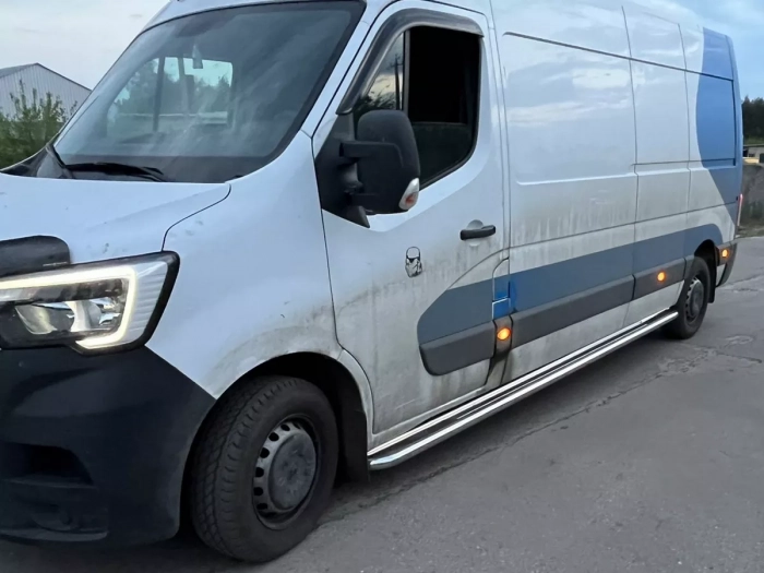 Пороги бічні Nissan NV400 (10-21) - Premium серія 7