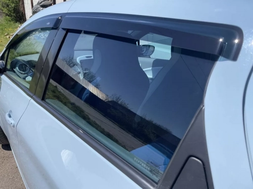 Дефлектори вікон Renault Zoe (12-24) - Hic (накладні) 4