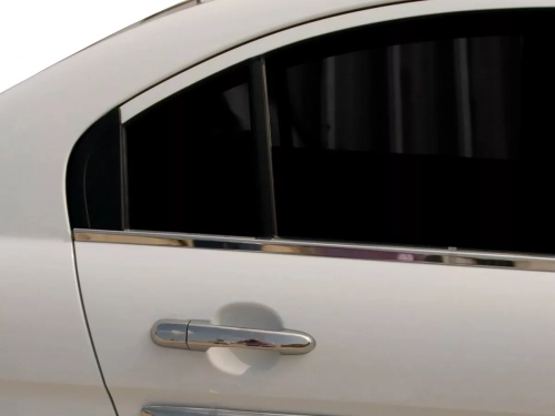 Хром нижні молдинги вікон Hyundai Accent III (MC; 06-10) Sedan - Omsa Line 6